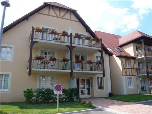 Residence Odalys Le Domaine Des Rois Бергхайм Екстериор снимка
